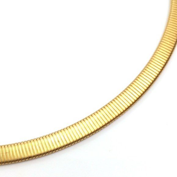 VINTAGE OMEGA COLLAR NECKLACE 80S 90S BRUSHED GOLD TONE CLEOPATRA - Picture 8 of 12